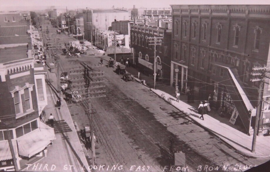 More Photos Of 115 NW 3rd St, Abilene Office Residential For Sale