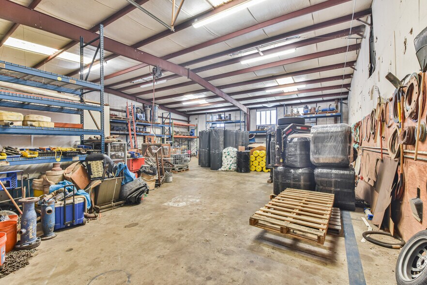 More Photos Of 11230 Timber Tech, Tomball Light Distribution For Sale