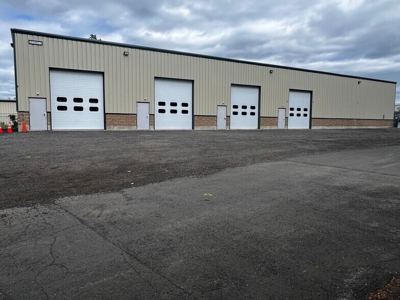 More Photos Of 50 Newberry Rd, East Windsor Service For Lease