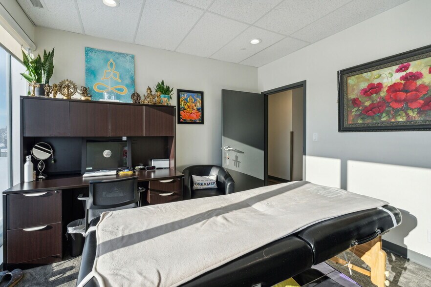 More Photos Of 7005 Fairmount Dr SE, Calgary Medical For Sale