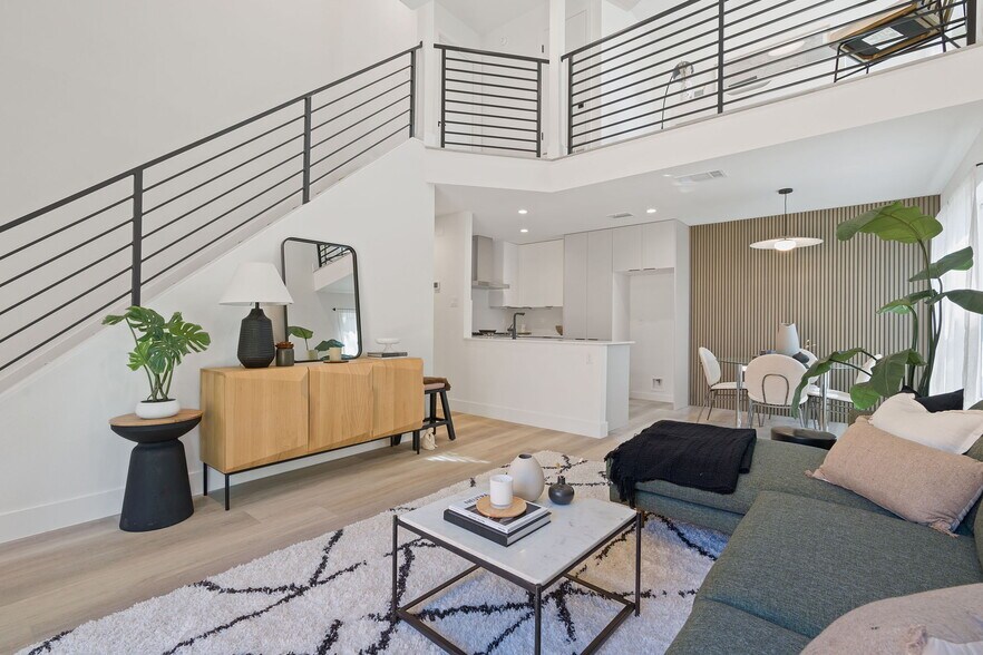 More Photos Of 1901 Albury Cv, Austin Specialty For Sale