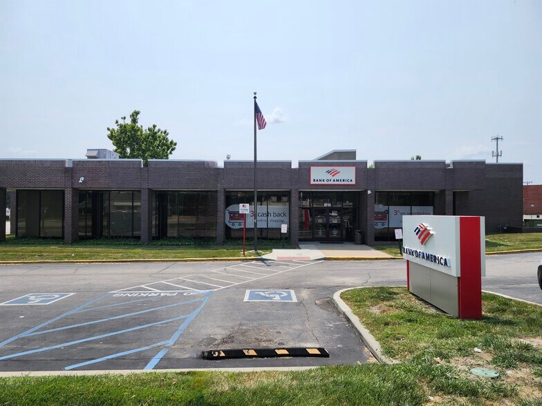 More Photos Of 8700-8756 Blue Ridge Blvd, Kansas City Unknown For Lease