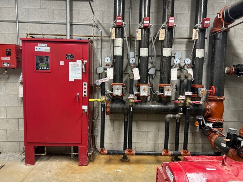 More Photos Of 3616 Independence Dr, Fort Wayne Warehouse For Sale