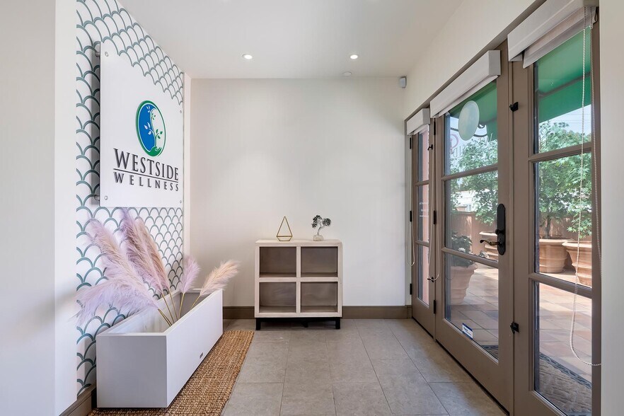 More Photos Of 729 Montana Ave, Santa Monica Office For Lease