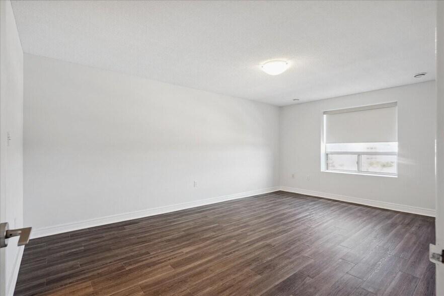 More Photos Of 50 Richmond St E, Oshawa Apartments For Sale