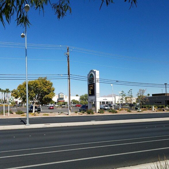 More Photos Of 4500 E Sunset Rd, Henderson General Retail For Lease