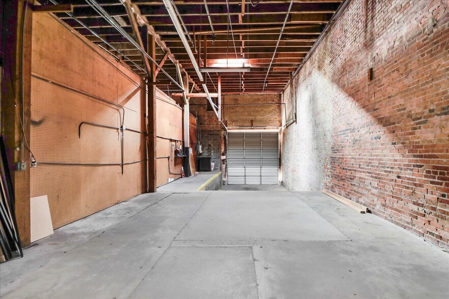 More Photos Of 501 E Market St, Smithfield Storefront For Lease