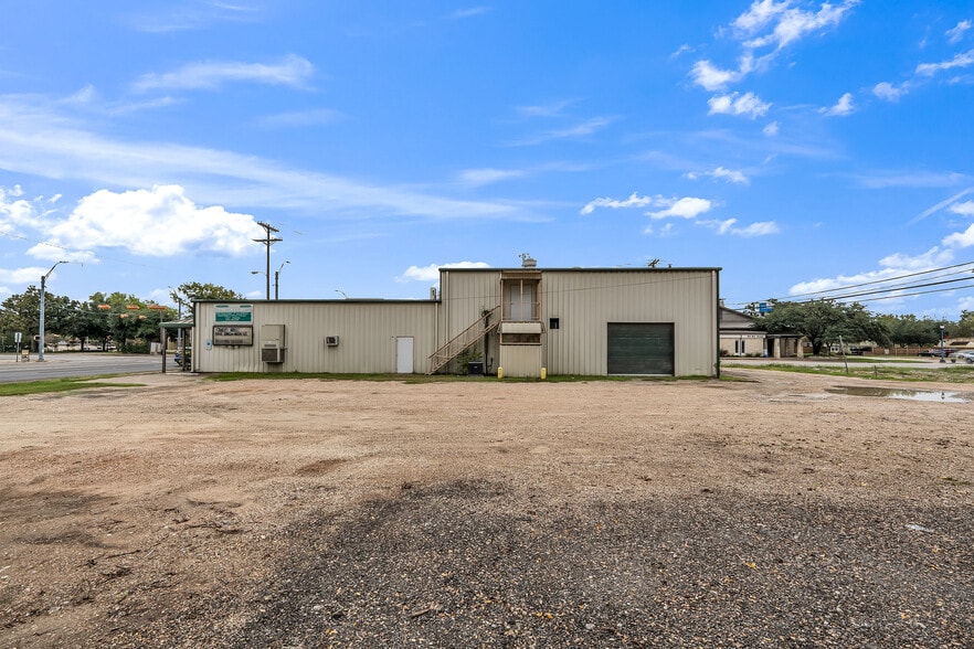 More Photos Of 17390 TX-36, Somerville Restaurant For Sale