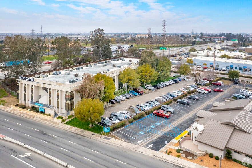 More Photos Of 1701 Westwind Dr, Bakersfield Office For Lease