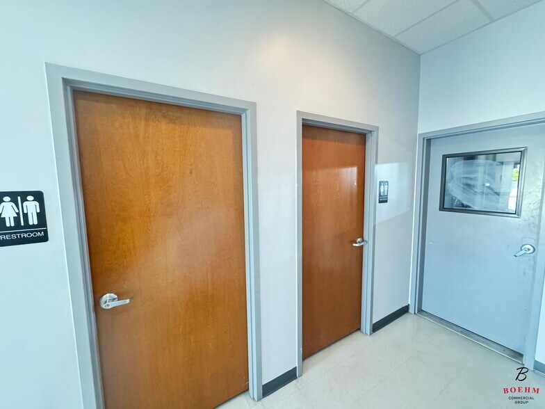 More Photos Of 4811 Quarry Run, San Antonio Light Distribution For Lease