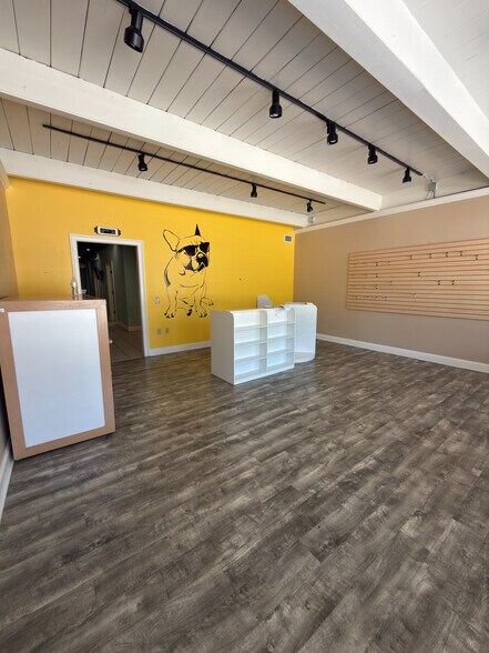 More Photos Of 1334 13th St, Columbus Freestanding For Lease