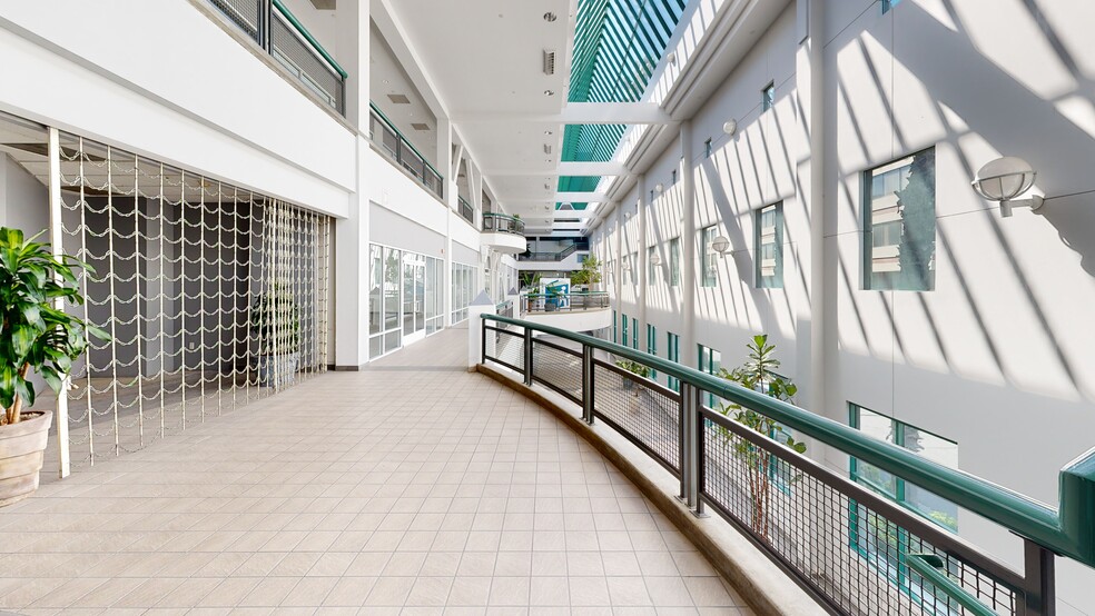 More Photos Of 2901-2929 K St, Sacramento Office For Lease