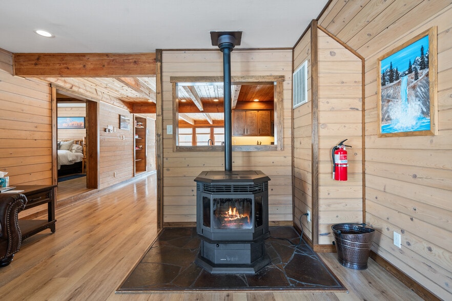 More Photos Of 1845 Hodgson Rd, Whitefish Hotel For Sale