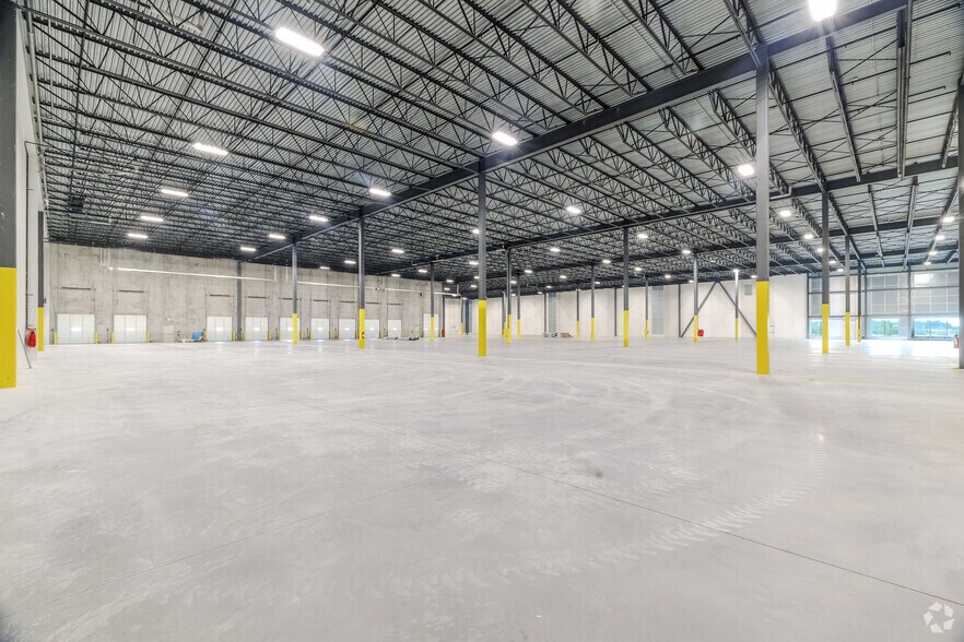 More Photos Of 203 Abbotside Way, Caledon Warehouse For Lease