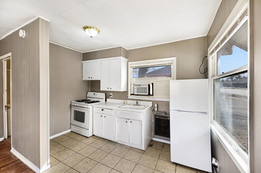 More Photos Of 308 Chestnut St, Silver Lake Apartments For Sale