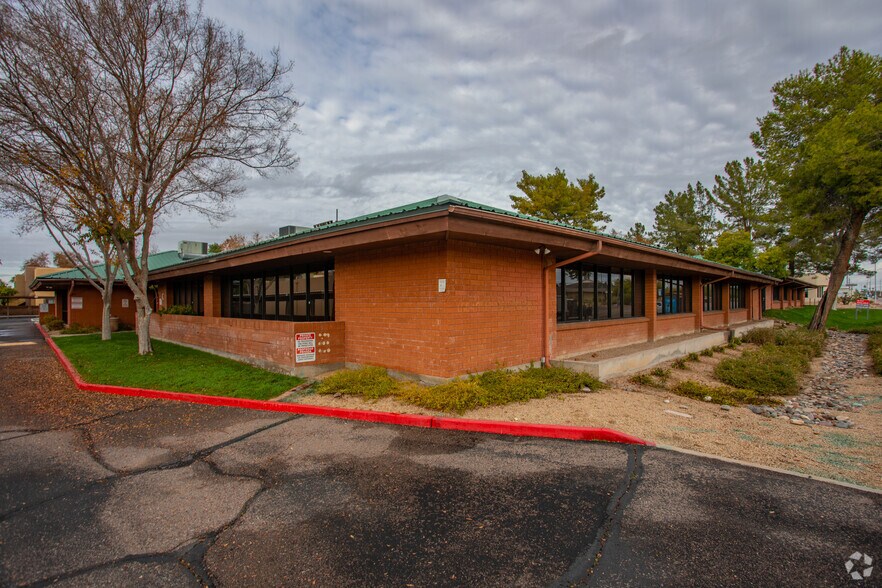 Primary Photo Of 15648 N 35th Ave, Phoenix Medical For Sale