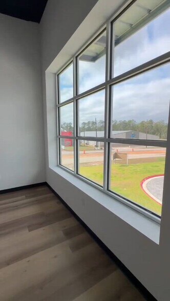 More Photos Of 32502 Tamina Rd, Magnolia Office For Lease