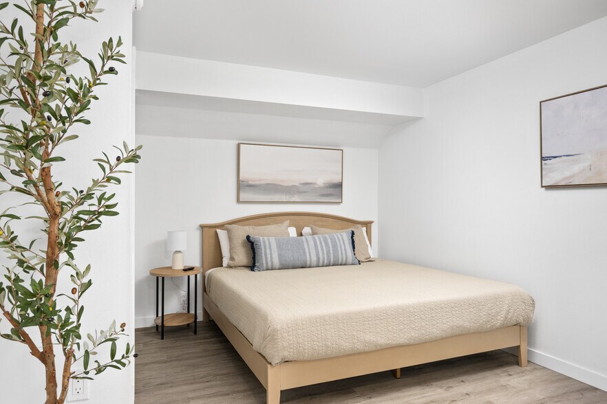 More Photos Of Ocean Rogue Inn, Rockaway Beach Hospitality For Sale