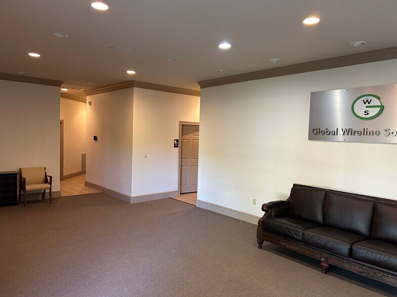 More Photos Of 7307 Business Pl, Arlington Warehouse For Lease