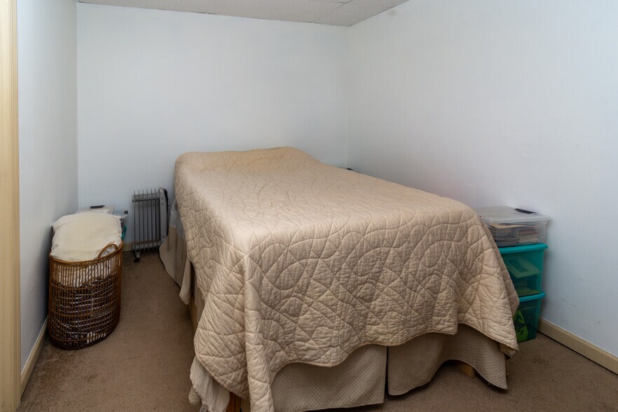 More Photos Of 99 S Main St, Lambertville Storefront For Sale