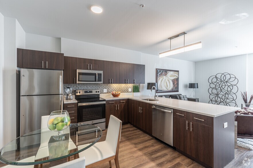More Photos Of 116 W 9th St, Wilmington Apartments For Lease