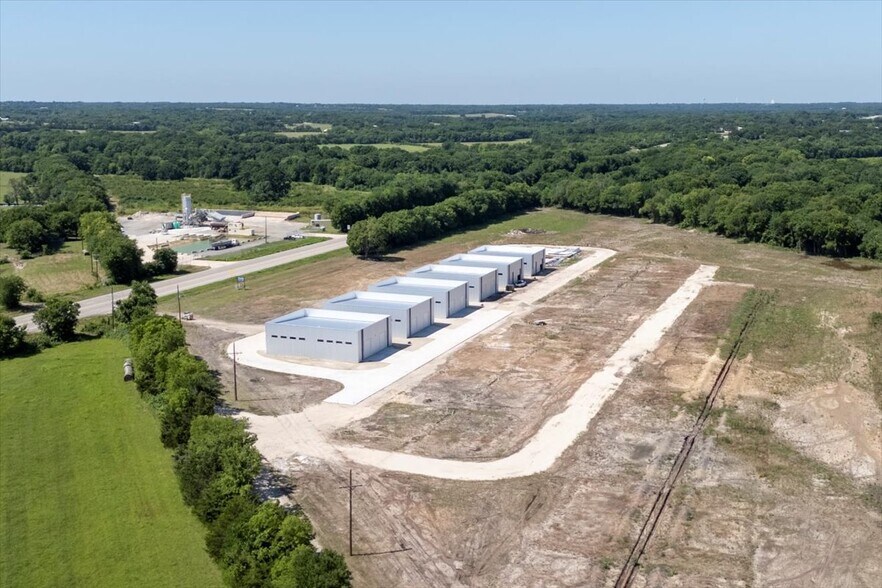 More Photos Of 9020 State Highway 21, Trenton Unknown For Lease