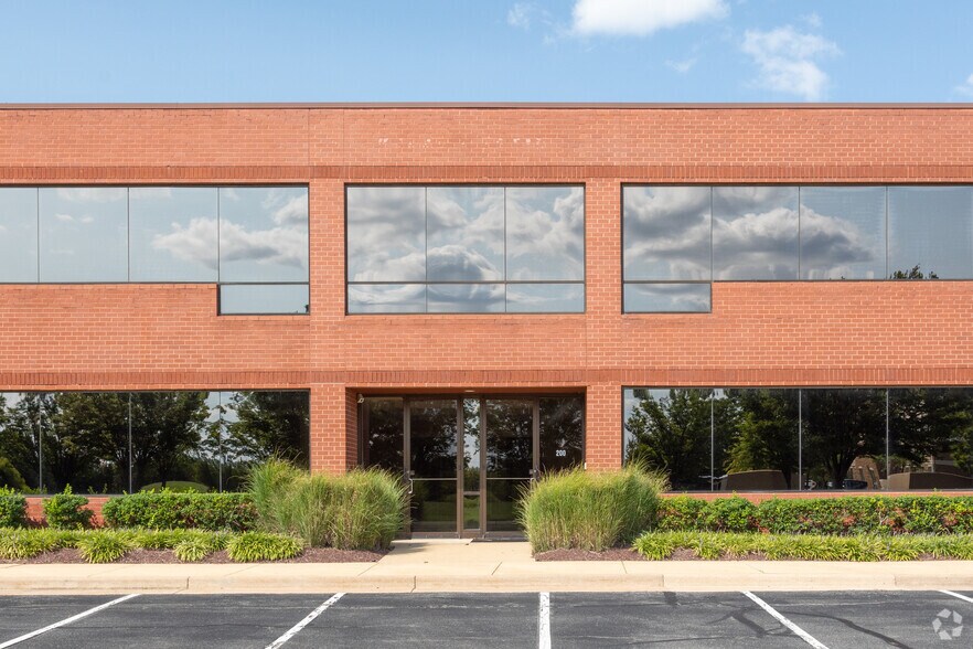 More Photos Of 14020 Thunderbolt Pl, Chantilly Light Manufacturing For Lease