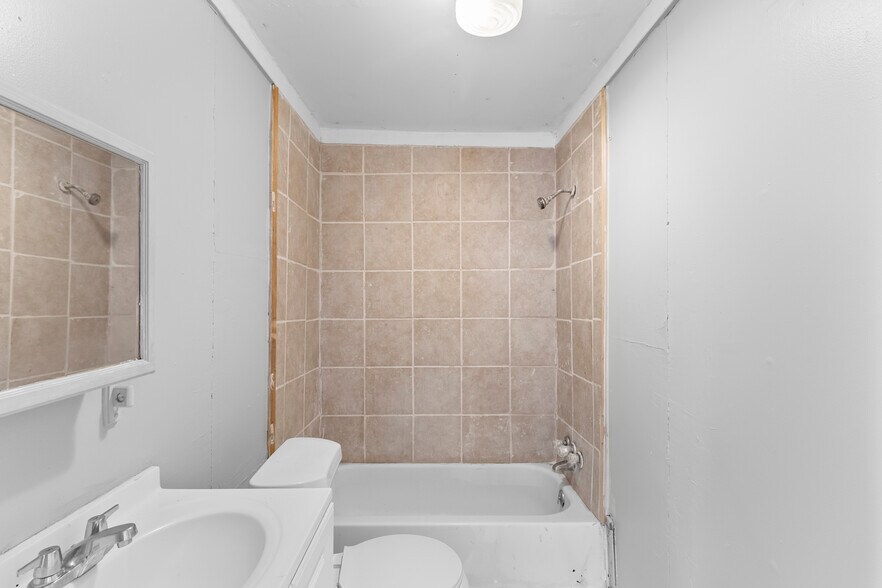 More Photos Of 31 Jackson Rd, Huntsville Apartments For Sale