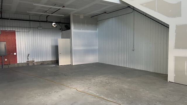 More Photos Of 5 River Heights Dr, Cochrane Self Storage For Sale