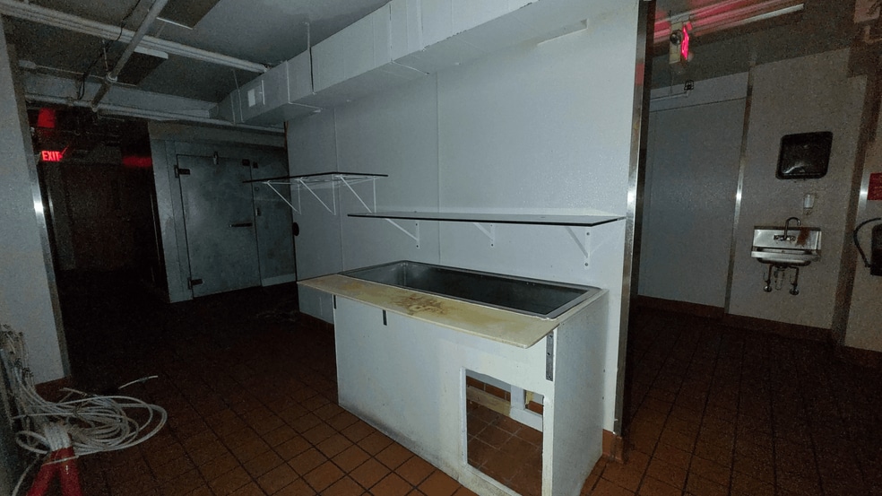 More Photos Of 820 Olive St, Saint Louis Restaurant For Lease