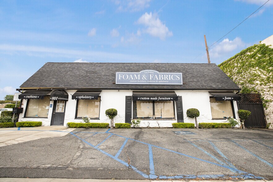 More Photos Of 801 W Whittier Blvd, La Habra Storefront Retail Residential For Sale