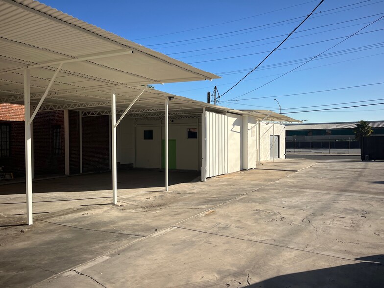 More Photos Of 123 E C St, Wilmington Warehouse For Sale