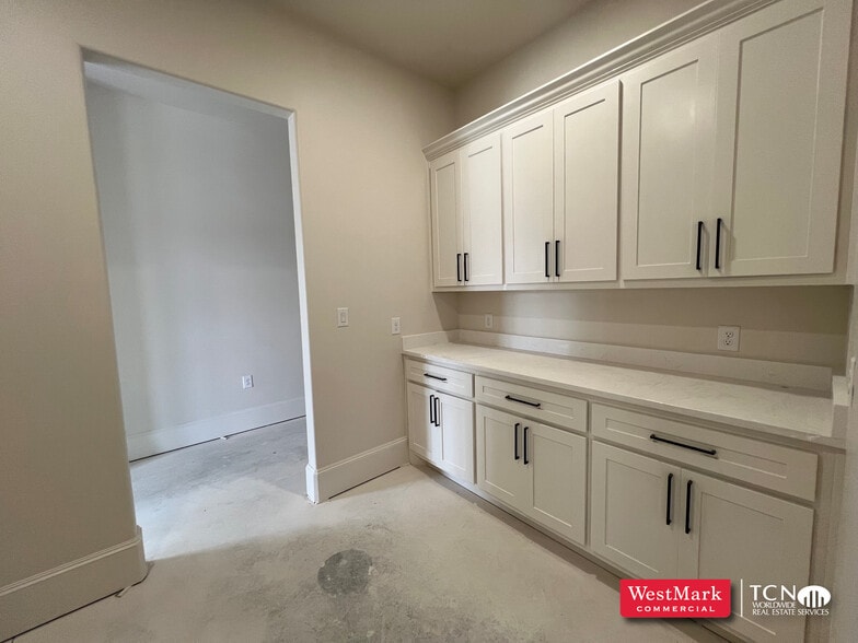 More Photos Of 6305 79th st, Lubbock Loft Creative Space For Lease