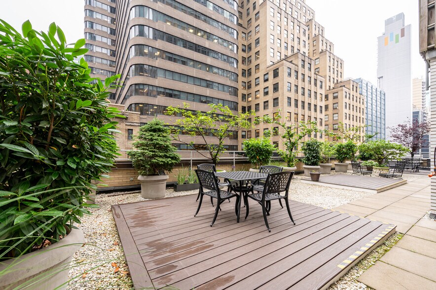 More Photos Of 144 E 44th St, New York Loft Creative Space For Lease