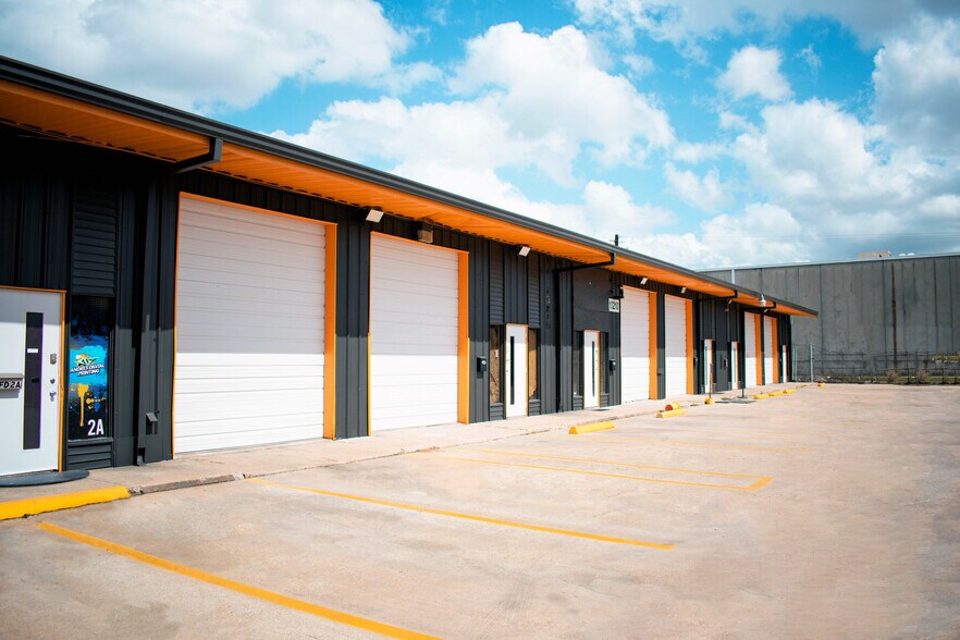 More Photos Of 13200 Hempstead Hwy, Houston Unknown For Lease