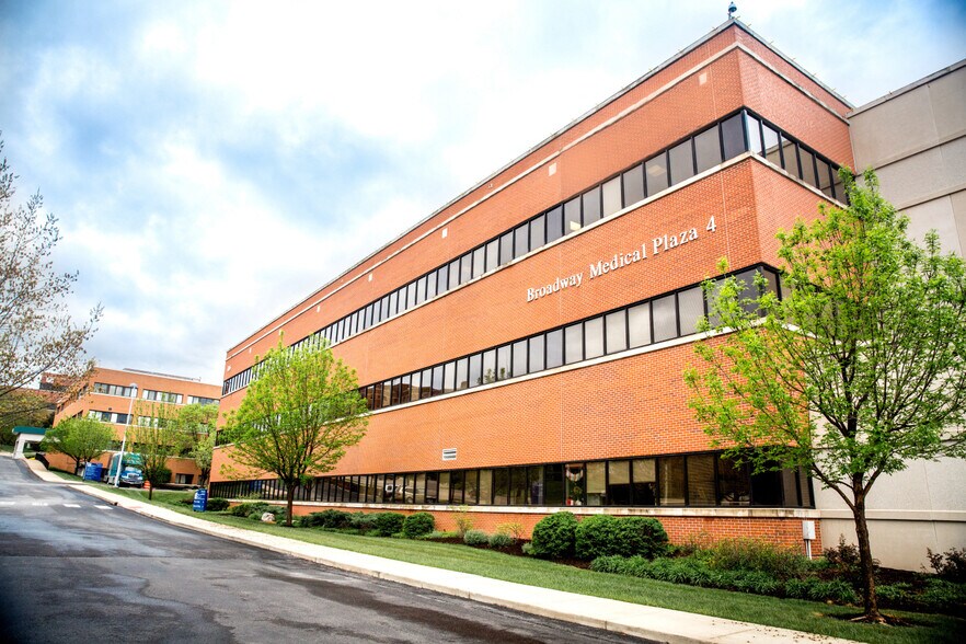 More Photos Of 1705 E Broadway, Columbia Medical For Lease