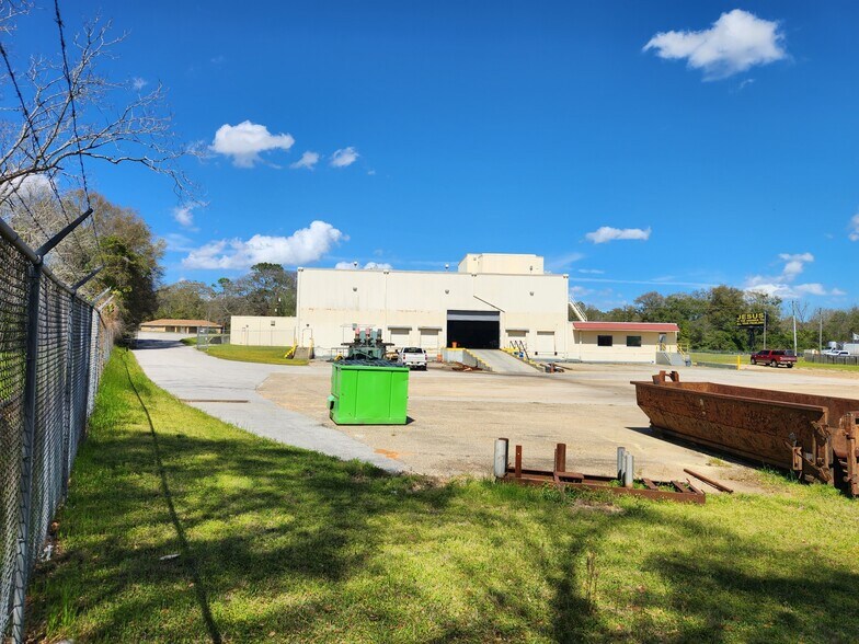 More Photos Of 6551 Moffett Rd, Mobile Industrial For Lease