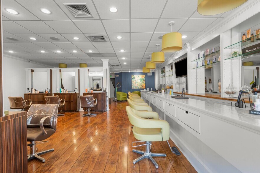 More Photos Of 420 Post Rd W, Westport Storefront For Sale