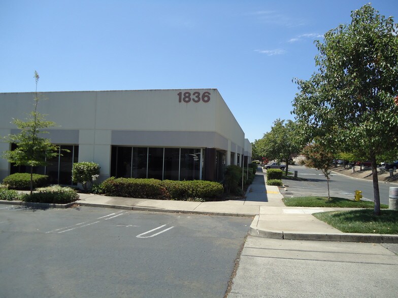 More Photos Of 1836 Sierra Gardens Dr, Roseville Research And Development For Lease