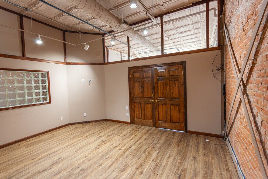More Photos Of 123-147 N College Ave, Fort Collins Office For Sale