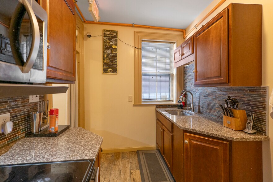 More Photos Of 1010 Pennsylvania Ave SE, Washington Hospitality For Sale