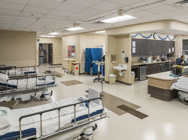 More Photos Of 2179 Court St, Redding Medical For Sale