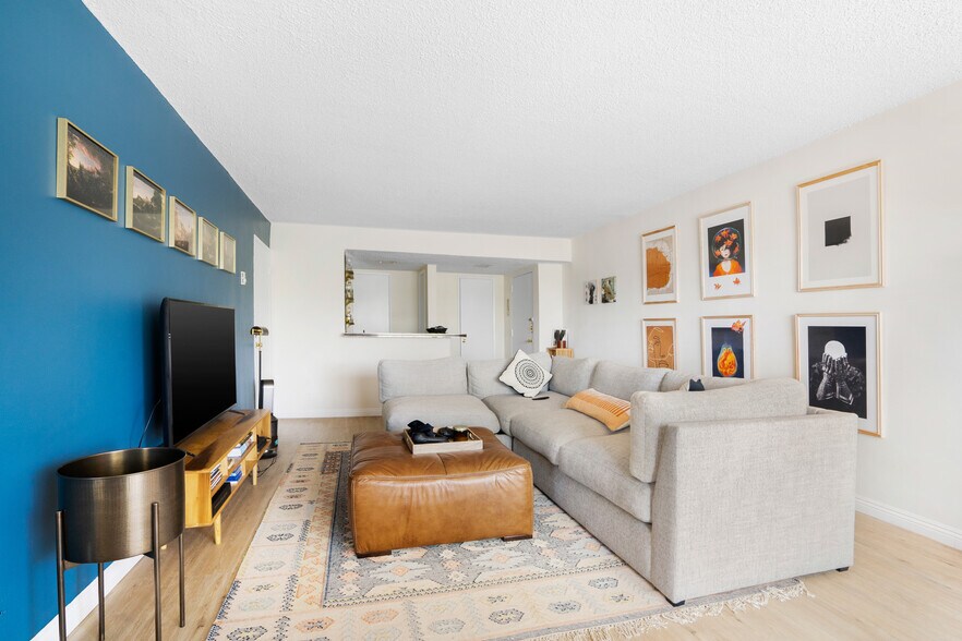 More Photos Of 1247 N Orange Grove Ave, West Hollywood Apartments For Sale