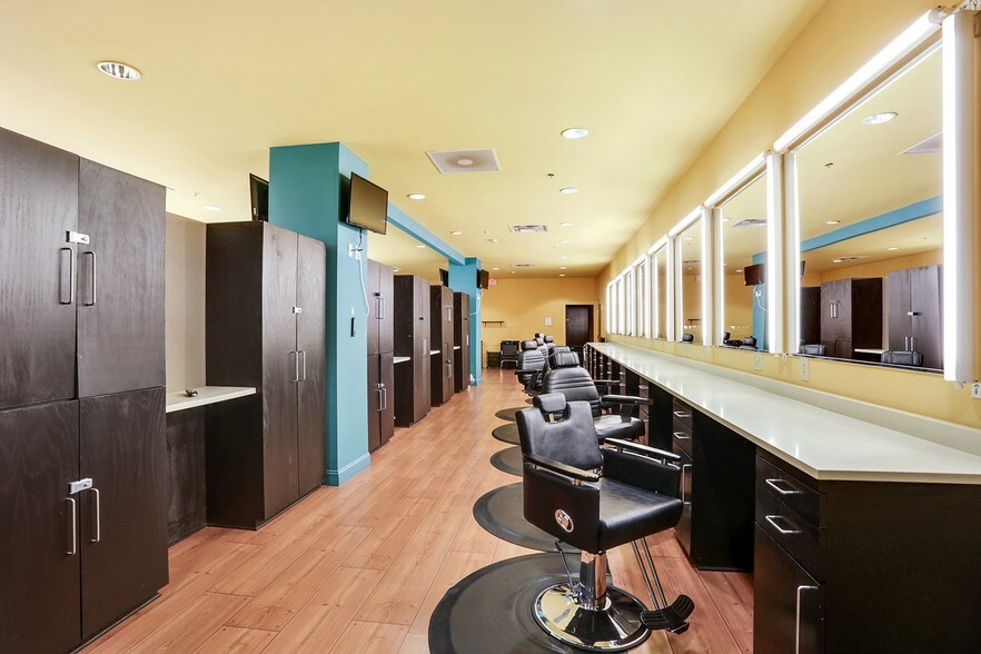 More Photos Of 3350 Greenbriar Pky SW, Atlanta Movie Radio TVStudio For Lease