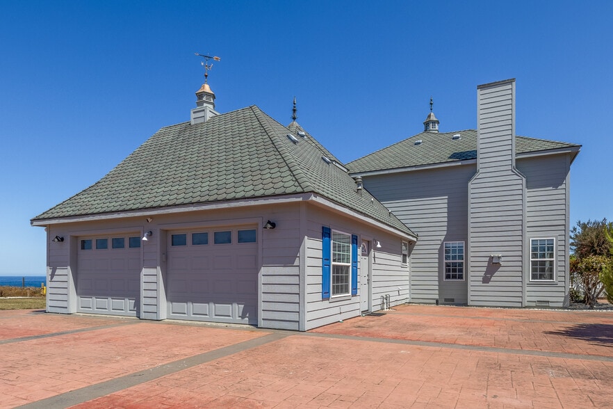 More Photos Of 19351 Del Mar Dr, Fort Bragg Specialty For Sale