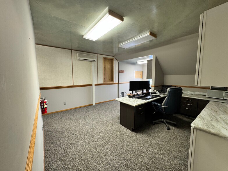 More Photos Of 160 Kelly Rd, Kalispell Flex For Lease