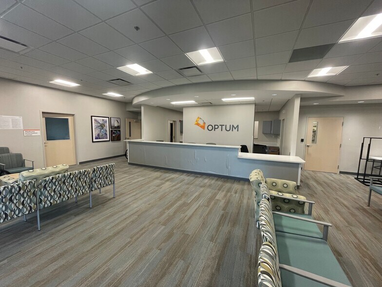 More Photos Of 10649 Bennett Pky, Zionsville Medical For Lease