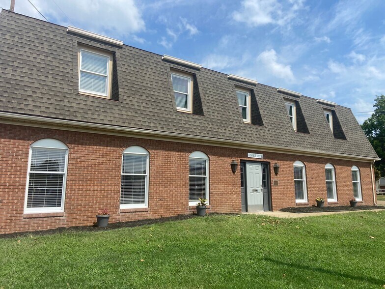 More Photos Of 600 SE 8th St, Evansville Office For Sale