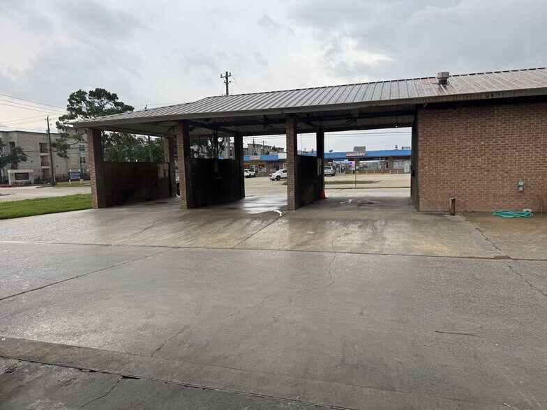 More Photos Of 901 W Pasadena Blvd, Deer Park Carwash For Sale