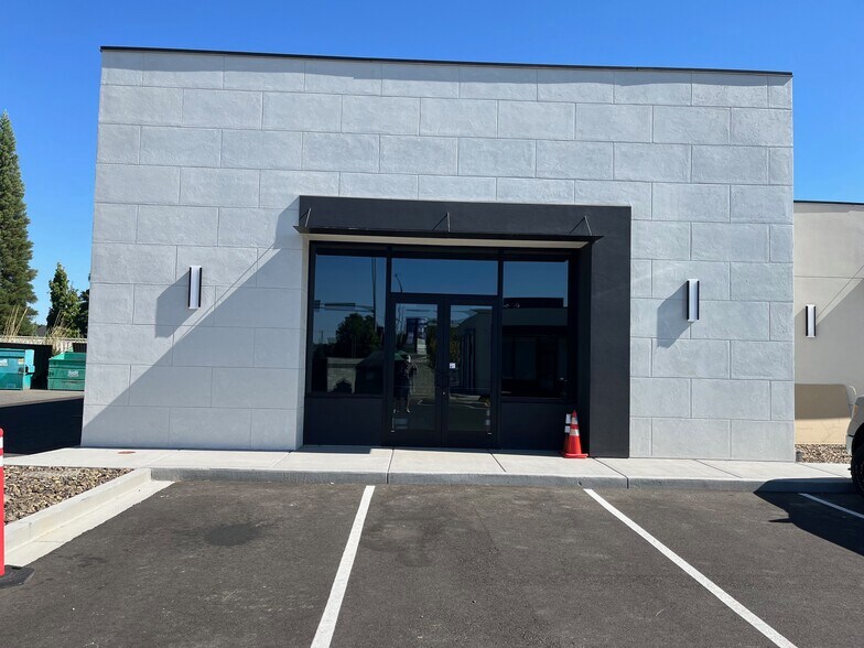 More Photos Of 1450 Bombing Range Rd, West Richland Storefront For Lease